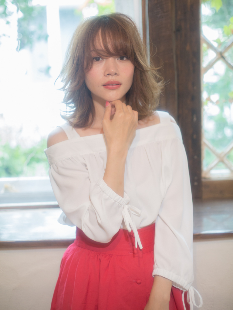 大倉山にある人気の美容室「ソラコ(SORACO)大倉山店」のヘアスタイル「ふんわりフリンジバング」の拡大画像